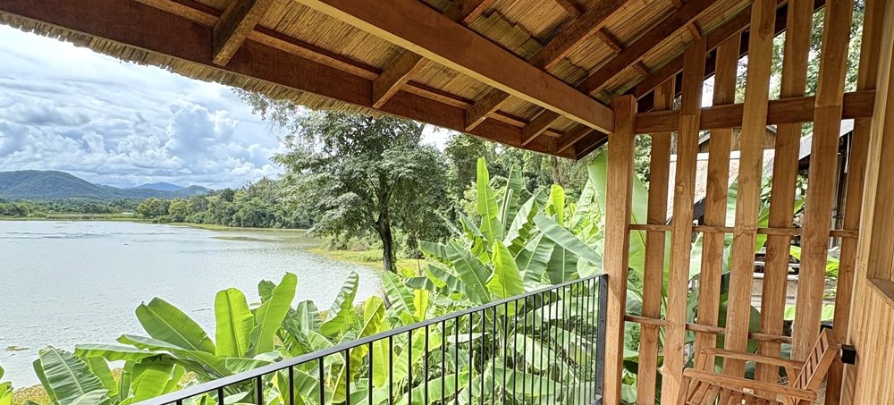 Premium Lakeside Bungalow — photo 3